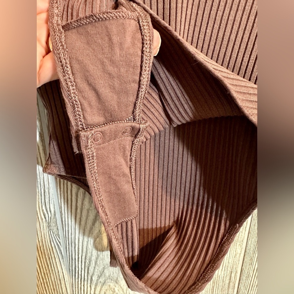 NEW! WILFRED FREE MOCHA BROWN Ribbed Long Sleeve Bodysuit Womens Size Small - Picture 6 of 11